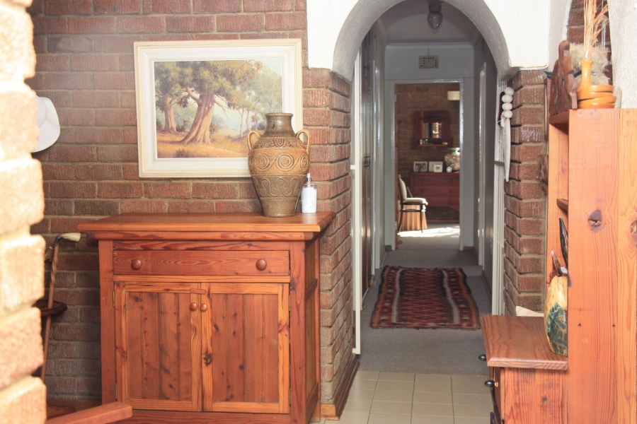 4 Bedroom Property for Sale in Langenhovenpark Free State